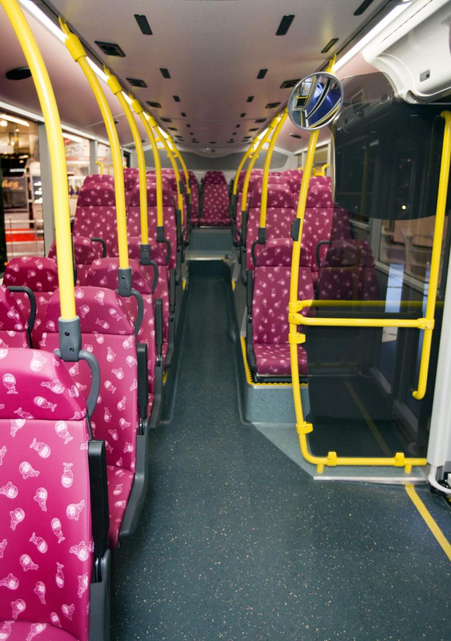 Интерьер Alexander Dennis Enviro500 2013 года  (HK) (фото 3 из 13)
